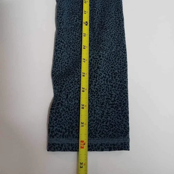 sports pant brand athleta color animal print size M - Picture 7 of 9